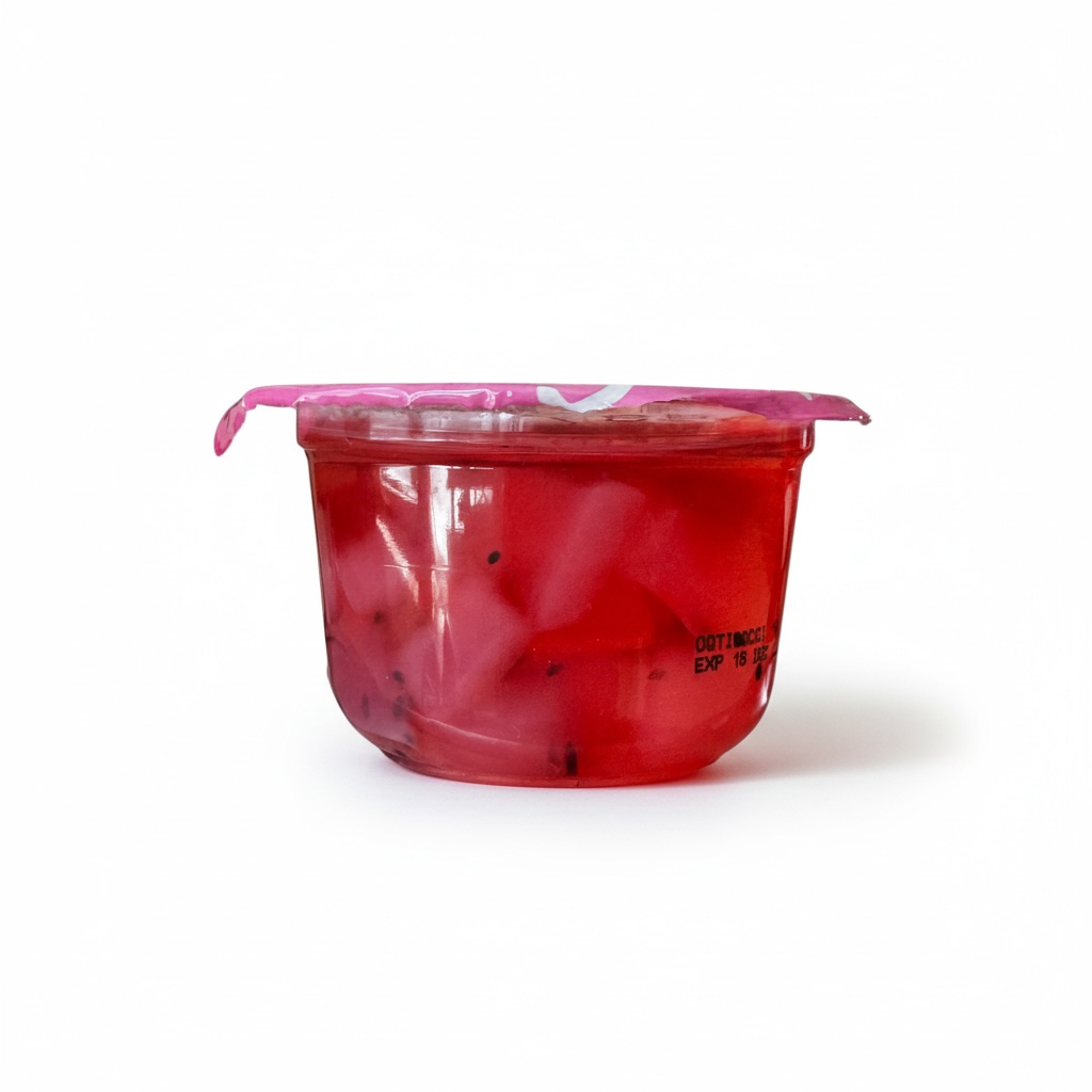 Nesia Inaco Minuman Nata de Coco mit Erdbeer- und Basilikum-Geschmack, cremiges Kokosdessert in Glas, fruchtig und erfrischend