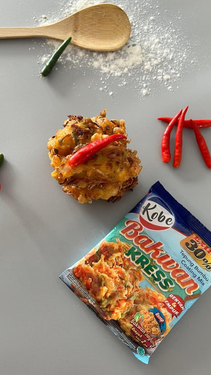 Vanka Kawat Kobe Tepung Bakwan Kress, Nahaufnahme des Lebensmittels in Verpackung, ideal für knusprige Bakwan.