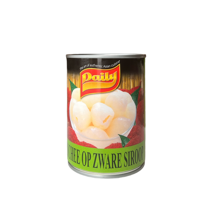 Dosen mit Daily Lychee in Zuckersirup, Getränke und Milchmischgetränke von Oriental Merchant, frische Lychee-Früchte in Flüssigkeit