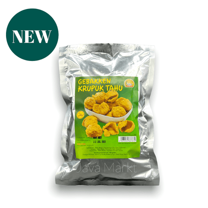Knusprige, goldene Kerupuk Tahu Goreng Chips von Nesia Food, perfekt als Snack oder Beilage, auf weißem Hintergrund.