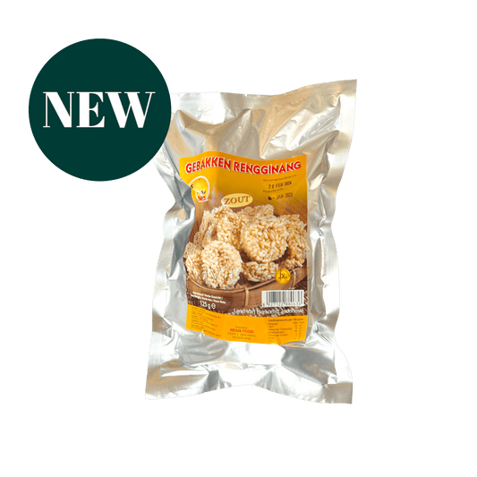 Knuspriger Rengginang Asin Kerupuk von Nesia Food, goldene, runde Snacks auf weißem Hintergrund.